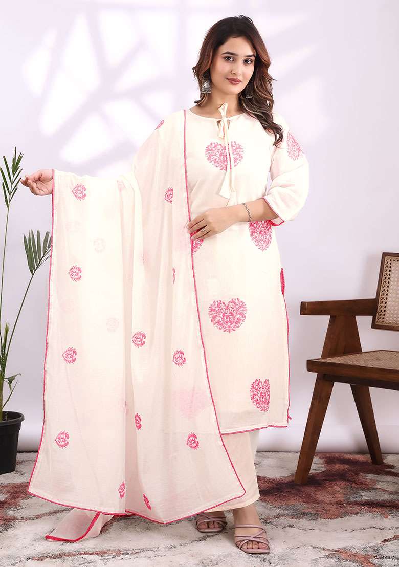 Off White Embroidery Chanderi Kurta Set - Indya