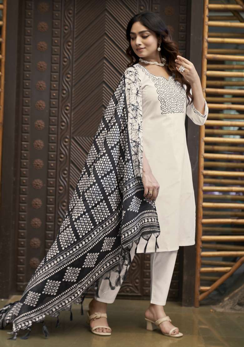Off White Embroidery Cotton Kurta Set - Indya