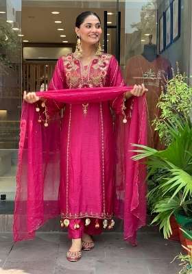 Pink Embroidery Chanderi Kurta Set