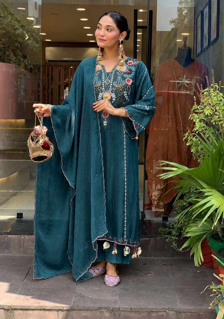 Teal Embroidery Chanderi Kurta Set - Indya