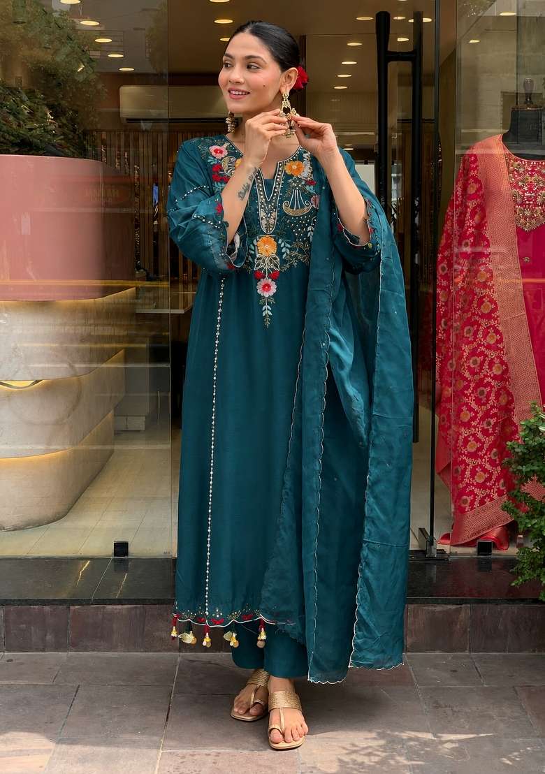 Teal Embroidery Chanderi Kurta Set - Indya