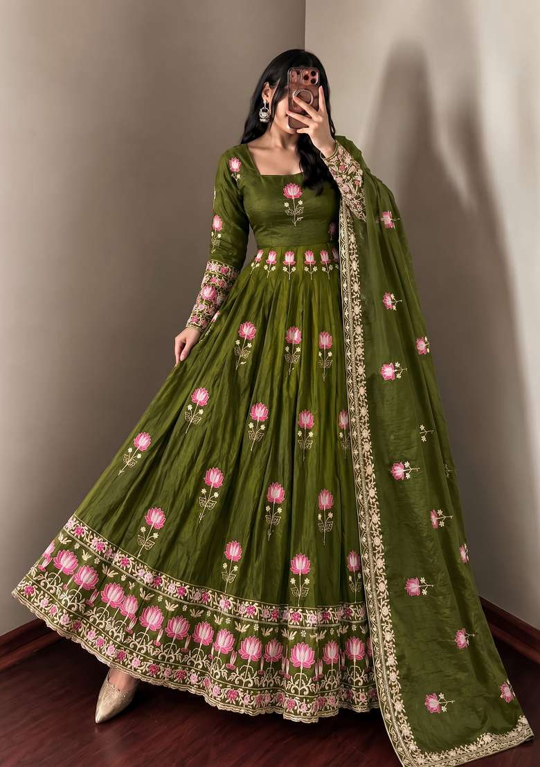 Green Embroidered Silk Kurta Set - Indya