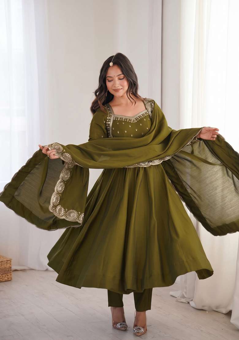 Green Embroidered Silk Kurta Set - Indya