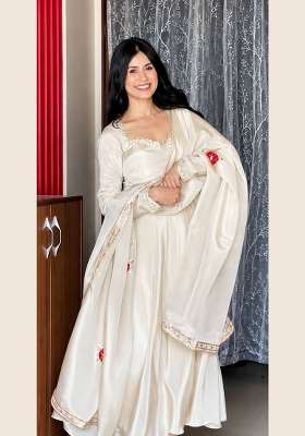 White Embroidery Silk Gown Set
