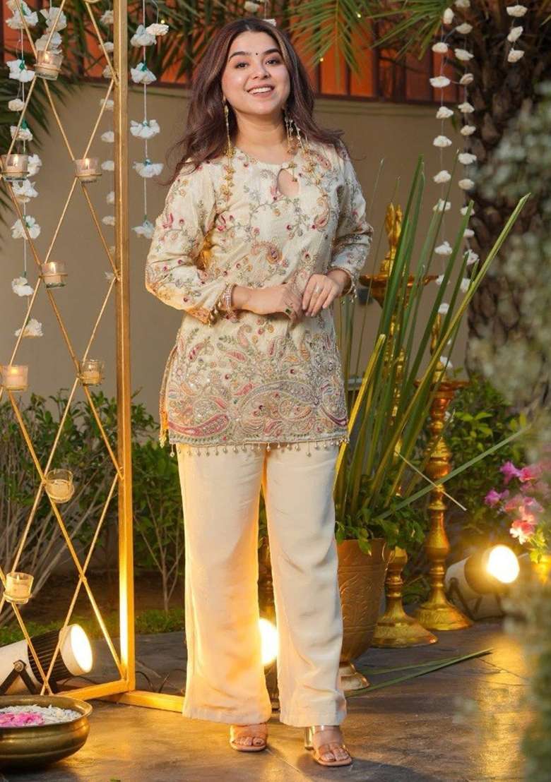 White Embroidery Crepe Kurta Set - Indya