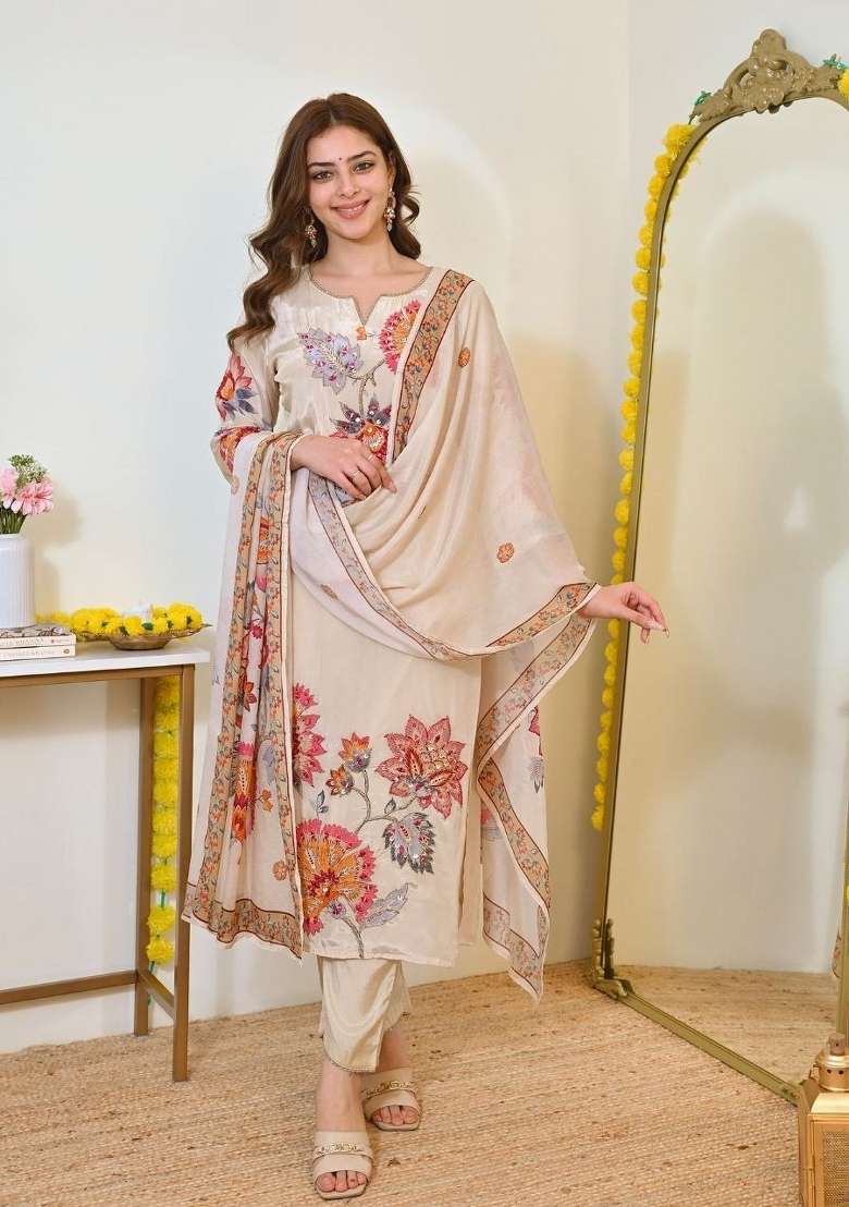 Off White Embroidery Muslin Kurta Set - Indya