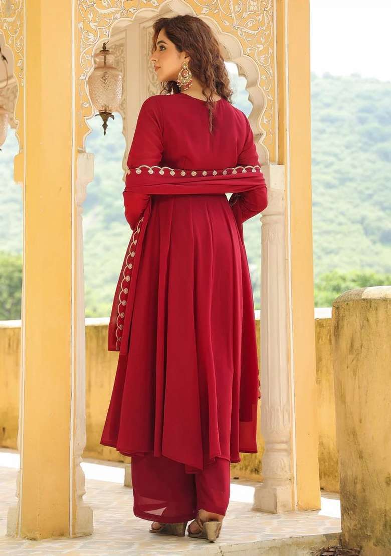 Red Embroidery Georgette Kurta Set - Indya