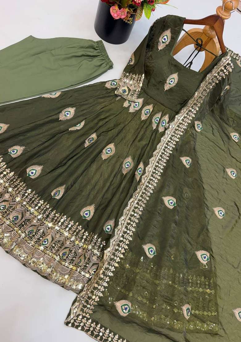 Mehendi Embroidery Fendi Gown Set - Indya
