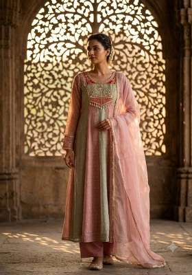 Pink Embroidery Salsa Cruse Gown Set