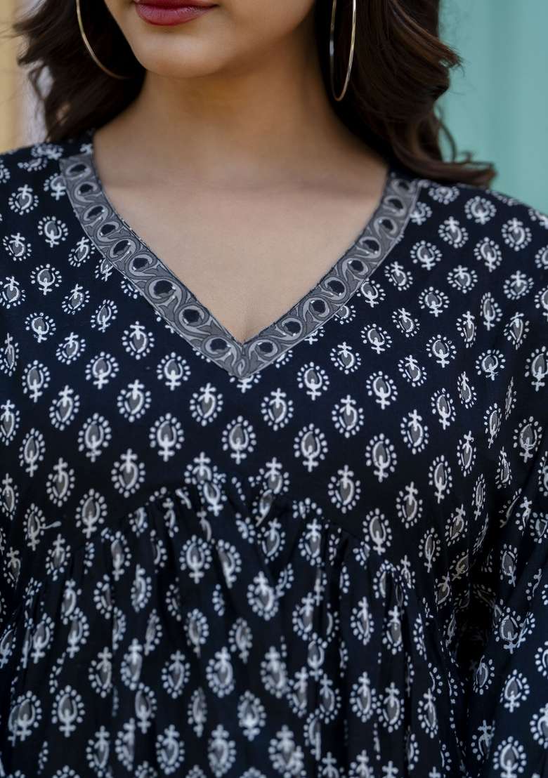 Black Printed Cotton Short Kurta - Indya