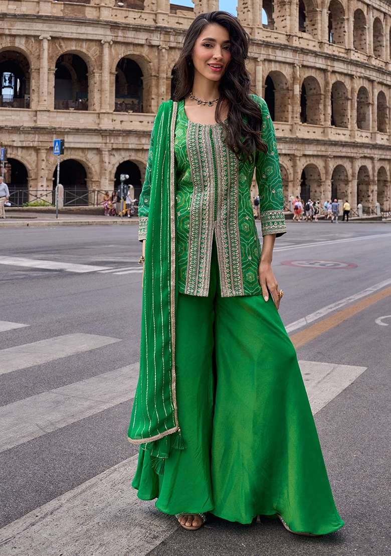 Green Embroidered Chinon Kurta Set - Indya