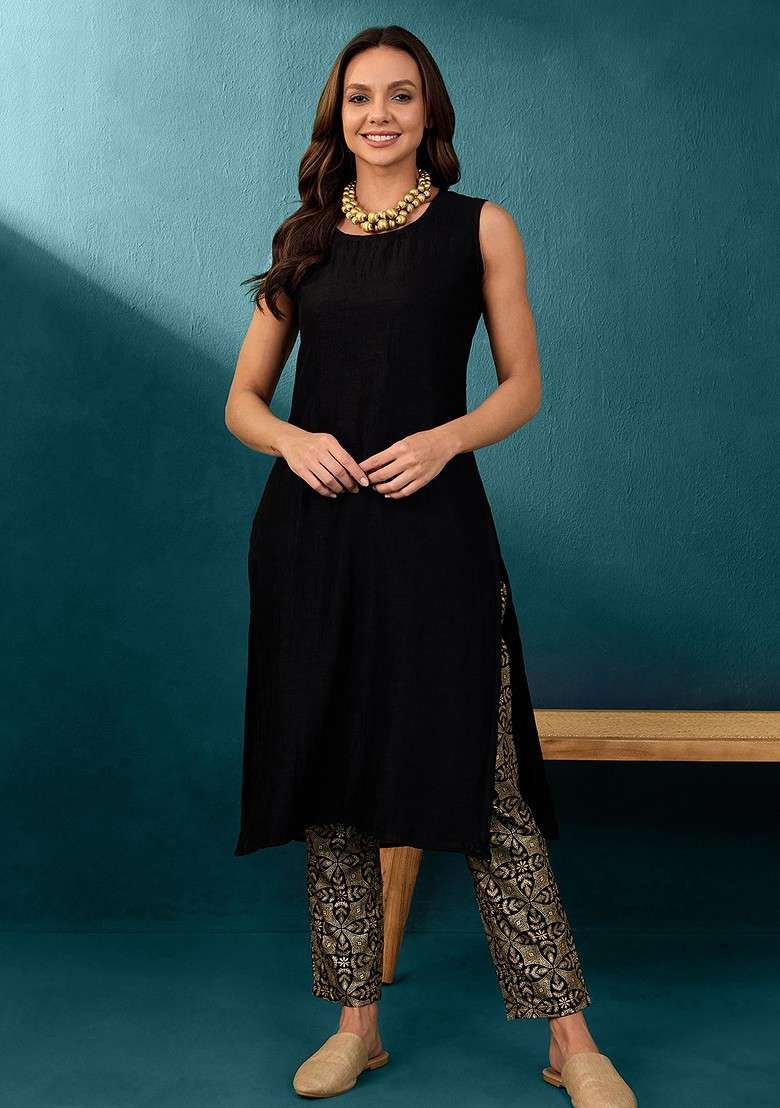 Black Solid Vichitra Kurta Set - Indya
