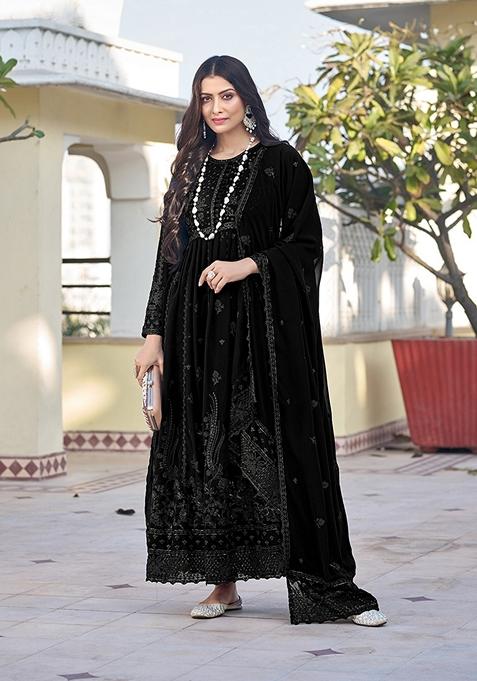 Black Embroidered Georgette Kurta Set