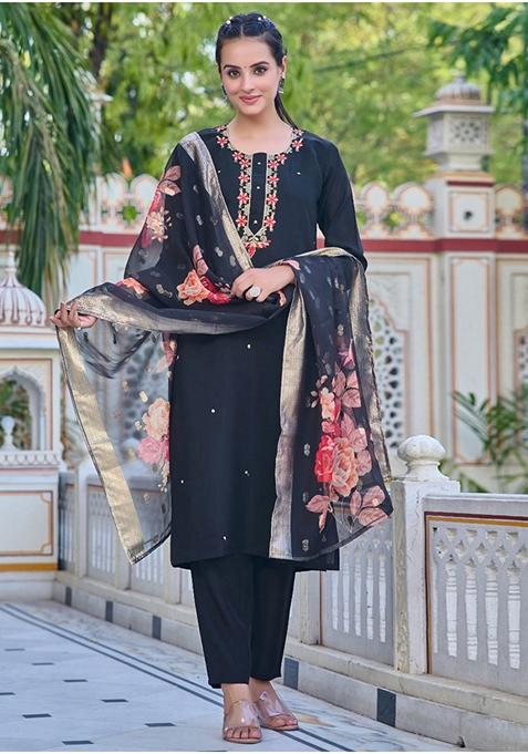 Black Embroidered Chanderi Kurta Set