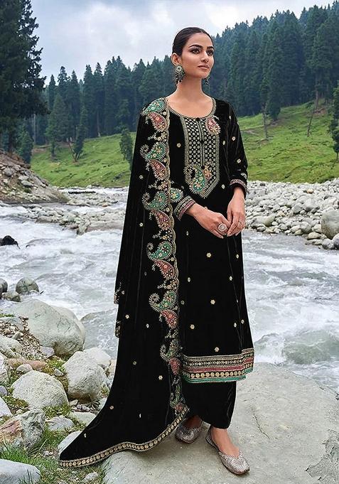 Black Embroidered Velvet Kurta Set