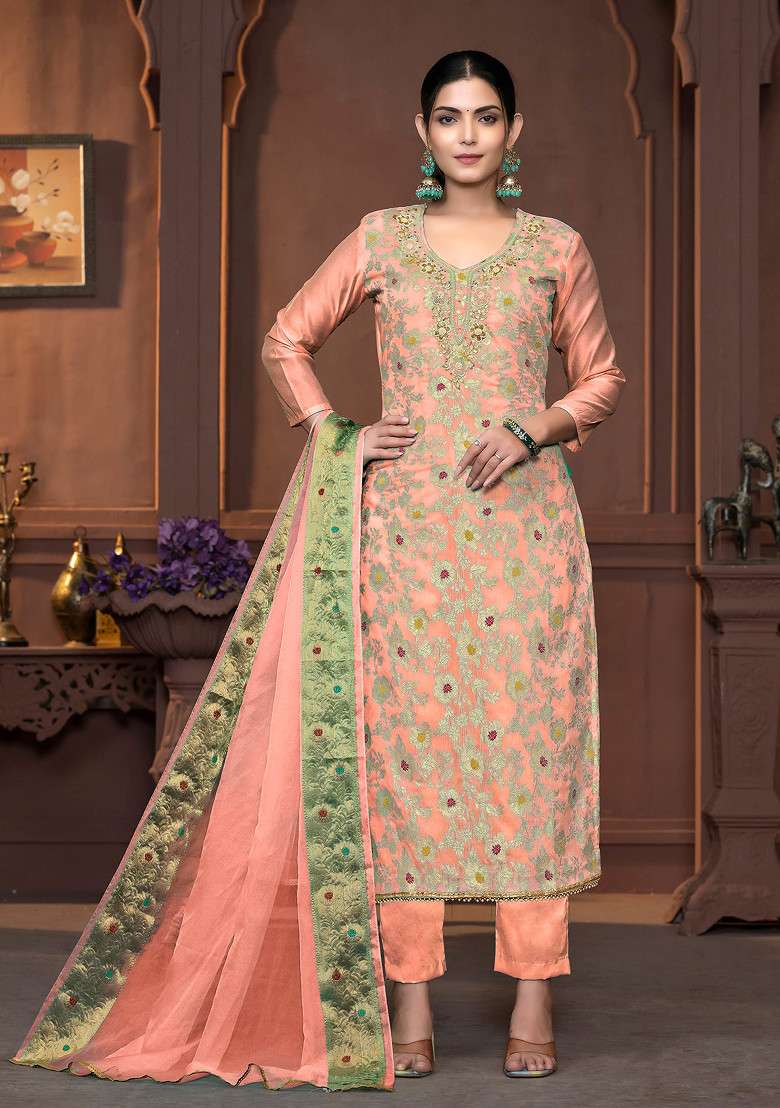 Peach Hand Embroidered Muslin Cotton Kurta Set - Indya