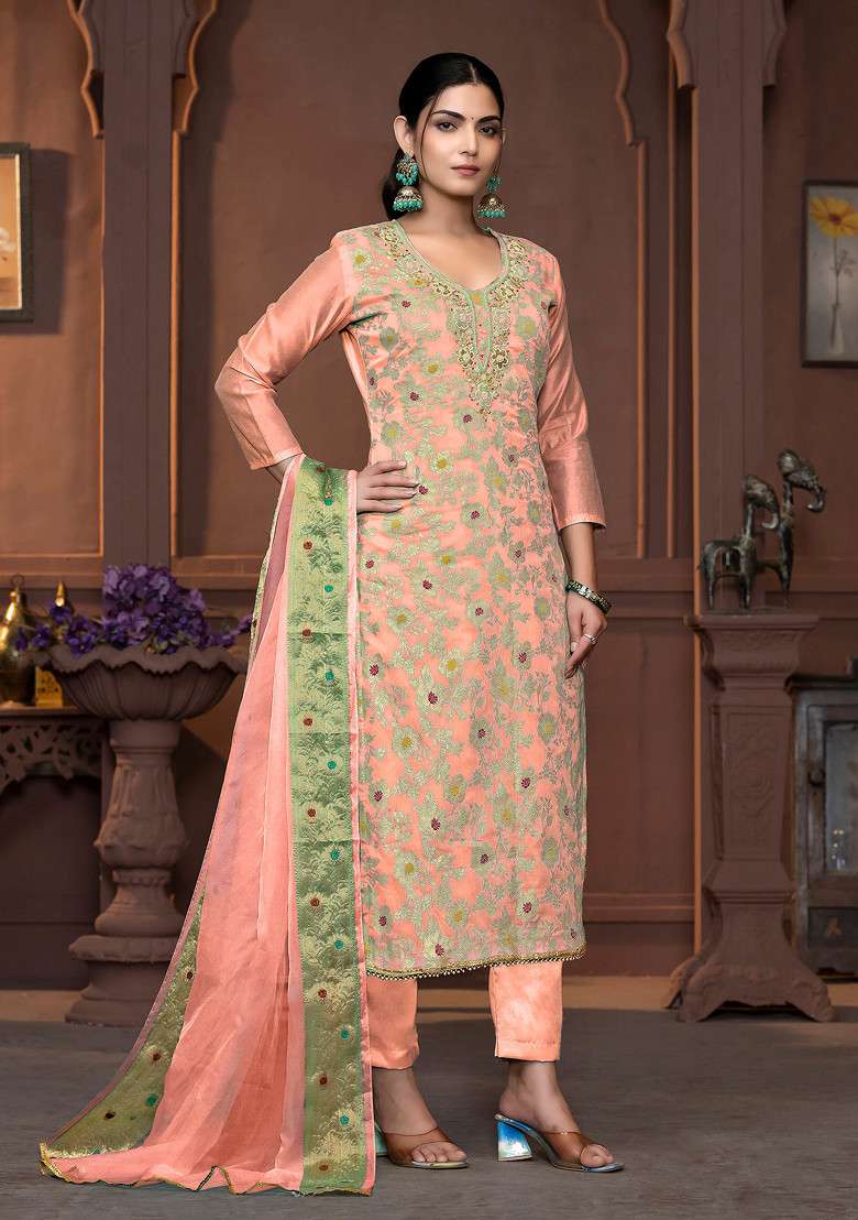 Peach Hand Embroidered Muslin Cotton Kurta Set - Indya