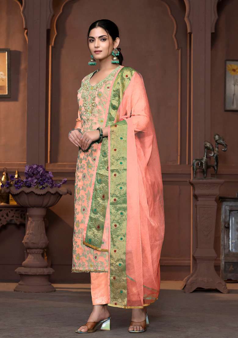 Peach Hand Embroidered Muslin Cotton Kurta Set - Indya