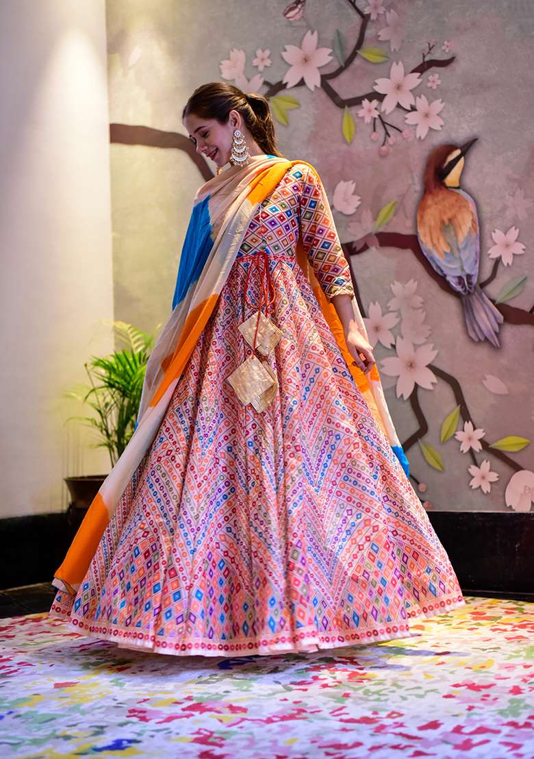 Off White Digital Print Silk Cotton Kurta Set - Indya