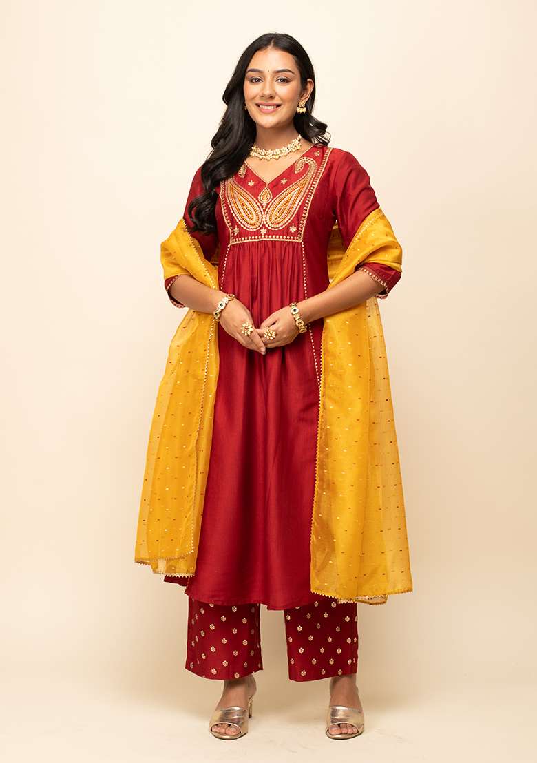 Red Solid Silk Blend Kurta Set - Indya