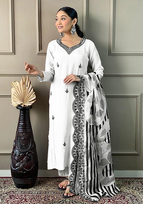 Off White Abstract Print Chanderi Kurta Set