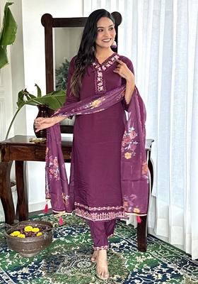 Burgundy Embroidered Chanderi Kurta Set