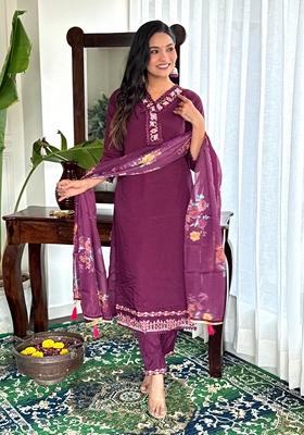 Burgundy Embroidered Chanderi Kurta Set