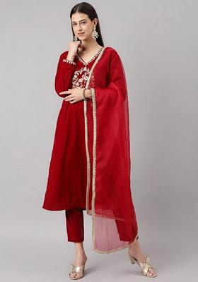 Maroon Solid Velvet Kurta Set