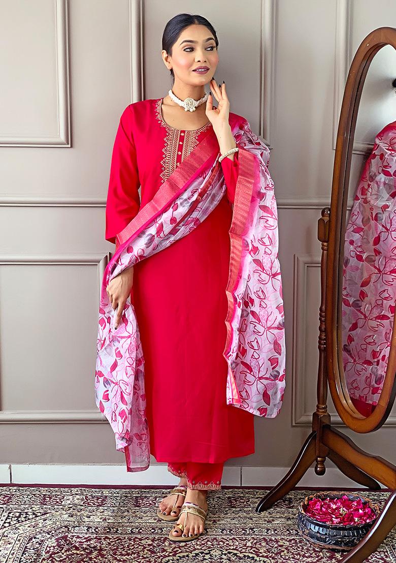 Gajri Embroidered Chanderi Viscose Kurta Set
