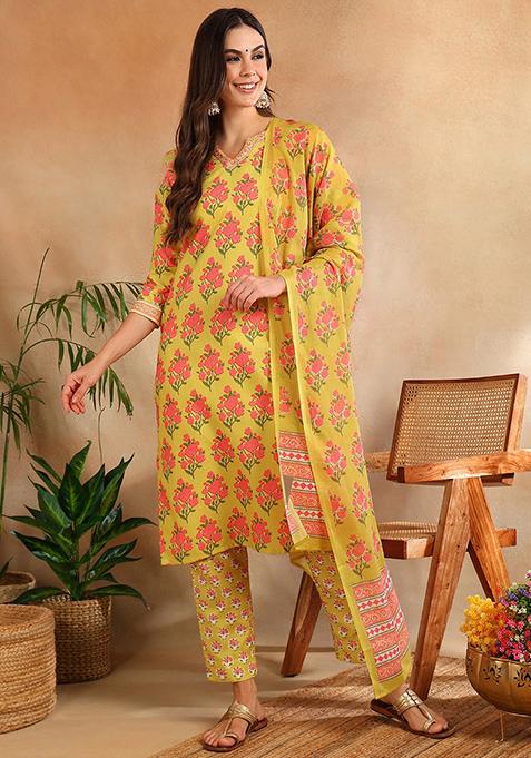 Green Printed Cotton Blend Kurta Set