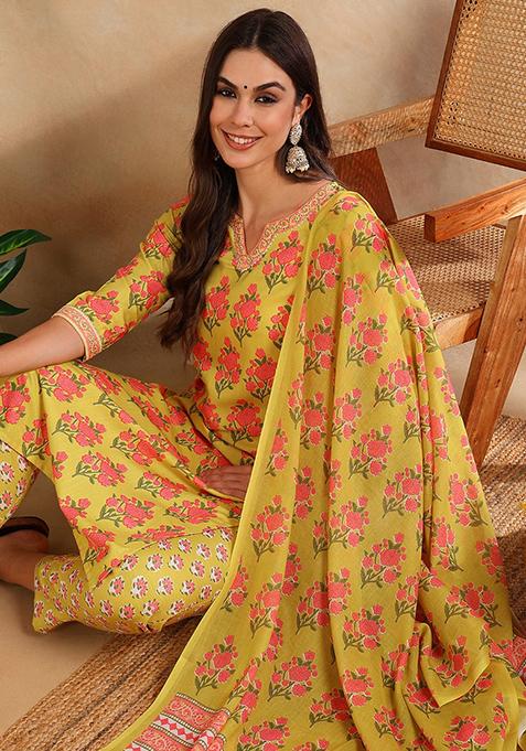 Green Printed Cotton Blend Kurta Set