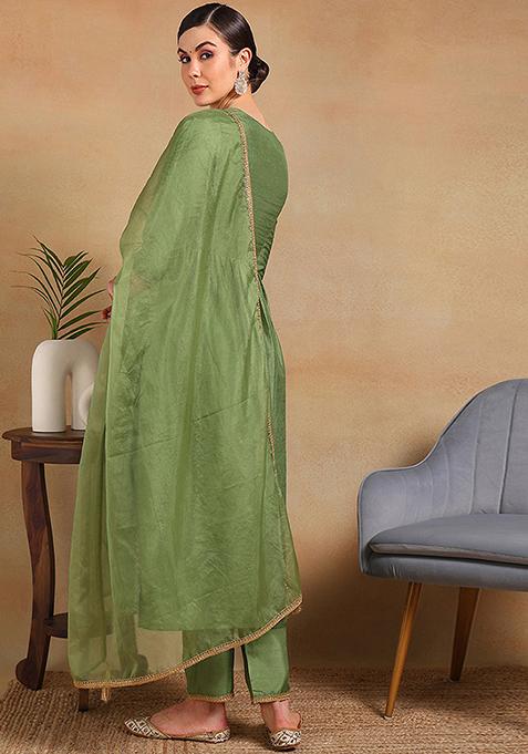 Green Yoke Design Silk Blend Kurta Set
