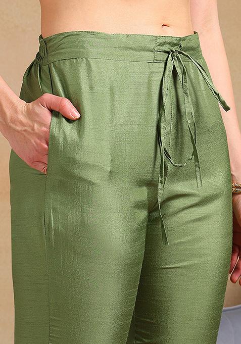 Green Yoke Design Silk Blend Kurta Set