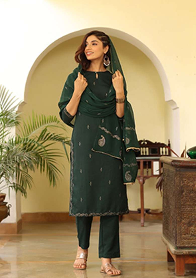 Green Embroidered Silk Blend Straight Kurta Set - Indya
