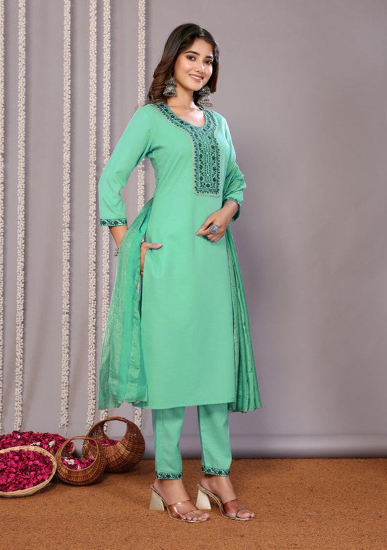 Green Embroidered Cotton Blend Kurta Set