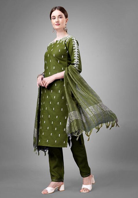 Green Embroidered Cotton Blend Kurta Set