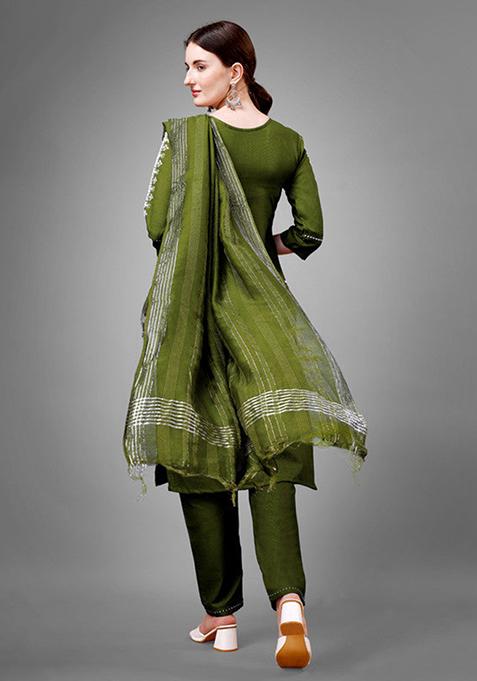 Green Embroidered Cotton Blend Kurta Set