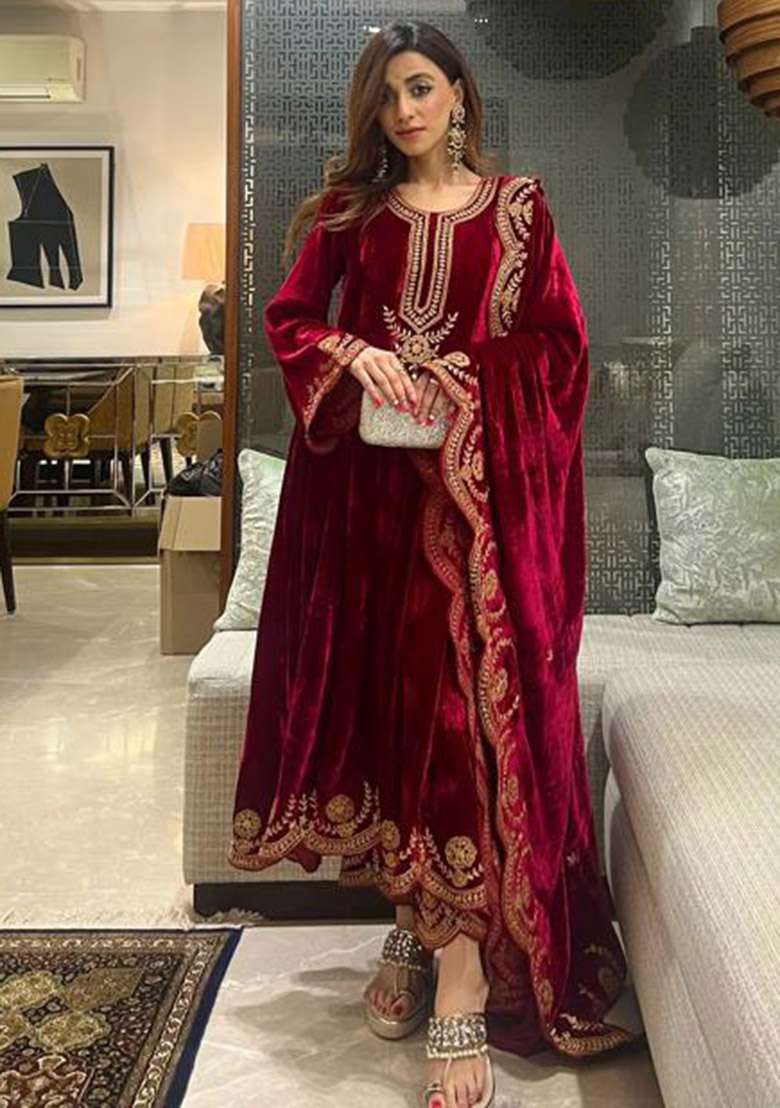 Maroon Sequin Embroidered Velvet Kurta Set - Indya