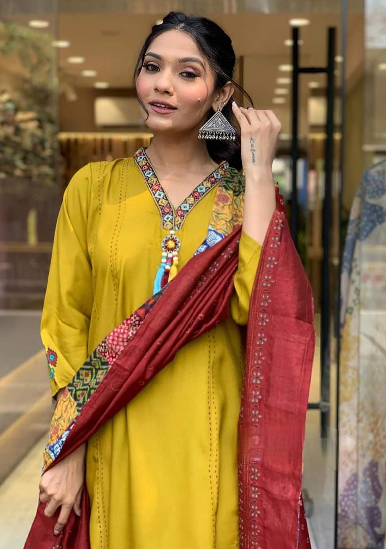 Mustard Thread Embroidered Chanderi Silk Kurta Set