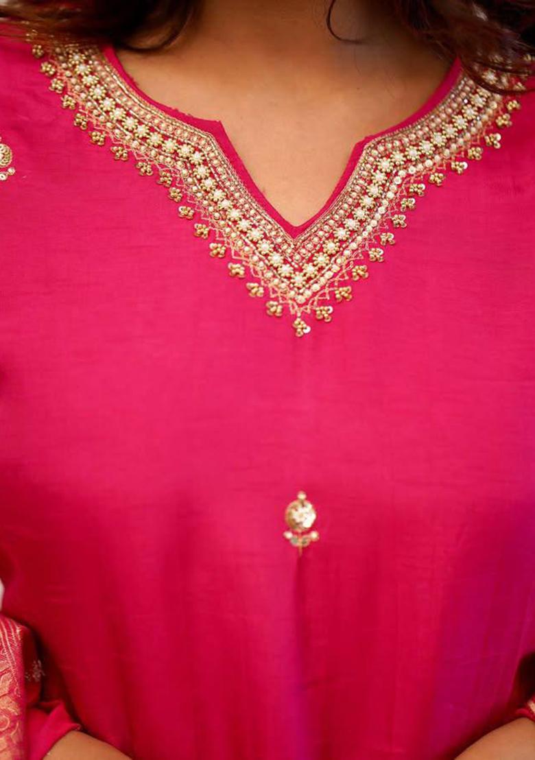 Gajri Embroidered Viscose Chanderi Kurta Set