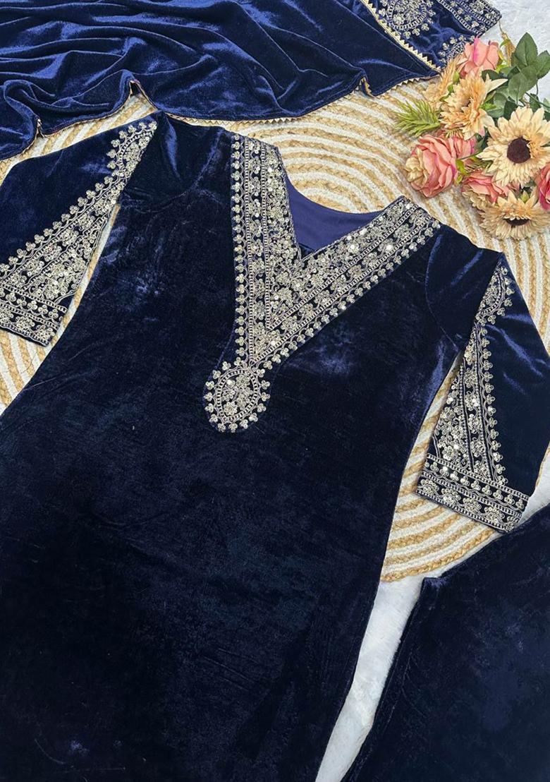 Blue Embroidered velvet Kurta Set