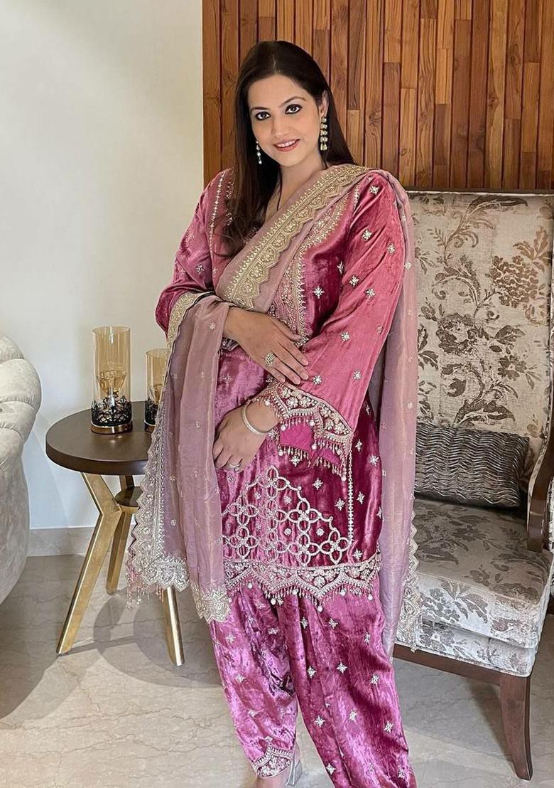 Pink Embroidered velvet Kurta Set