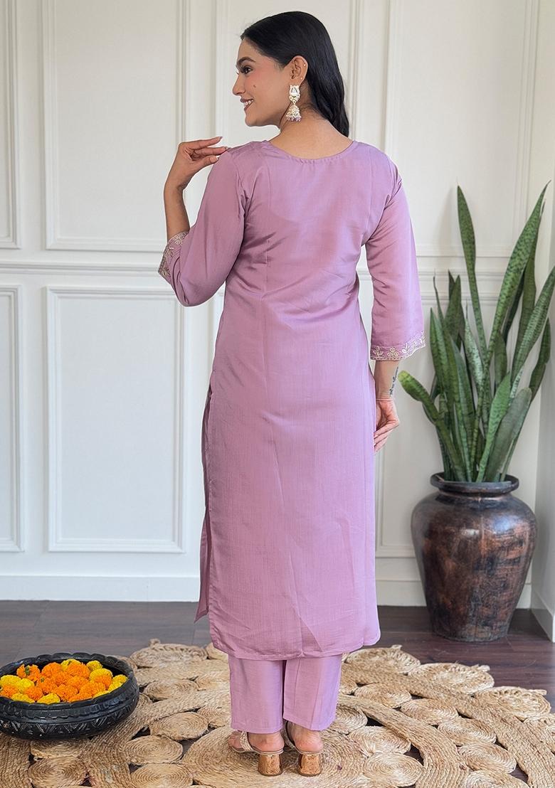 Onion Pink Thread Embroidered Chanderi Kurta Set With Dupatta
