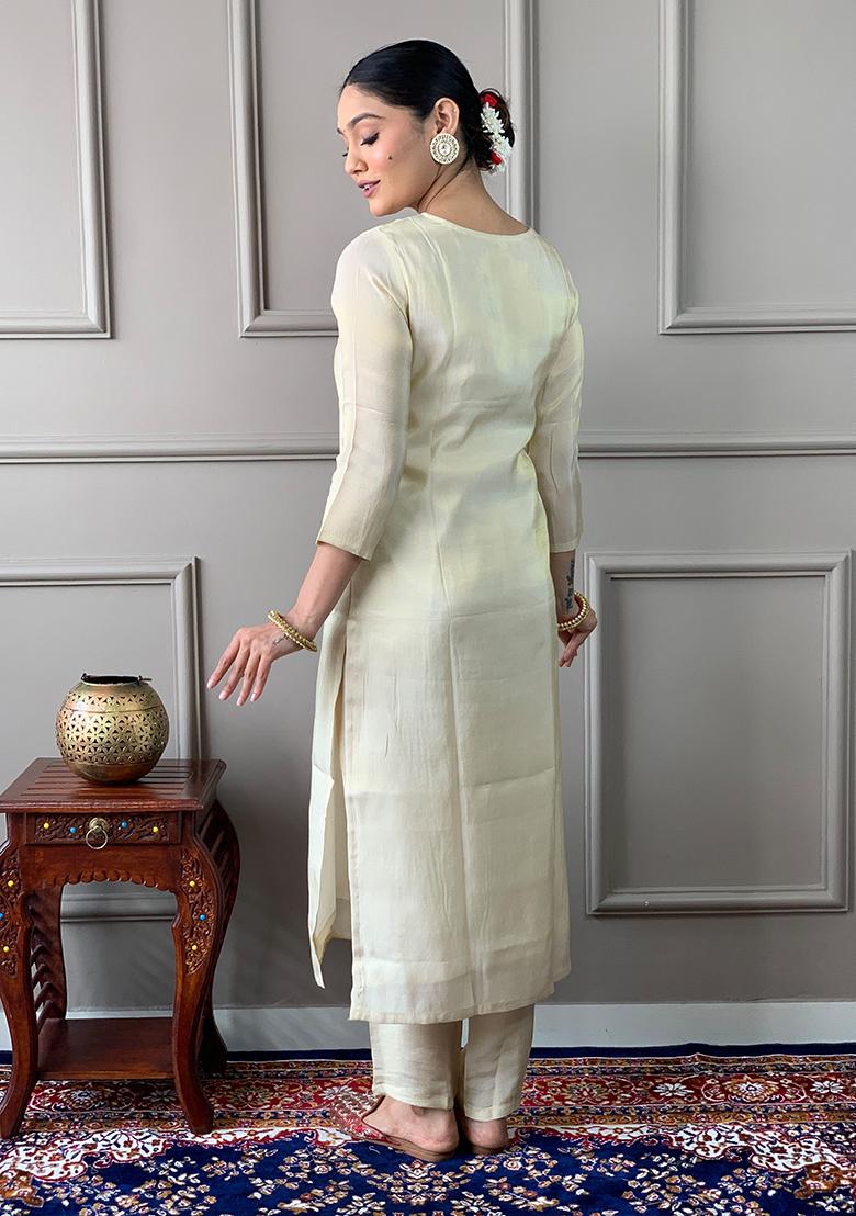 Cream Embroidered Chanderi Silk Kurta Set With Dupatta