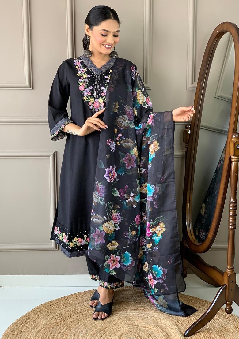 Black Embroidered Chanderi Silk Kurta set
