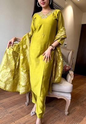 Pear Embroidered Chanderi Viscose Kurta set