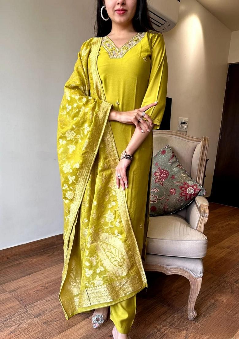 Pear Embroidered Chanderi Viscose Kurta set