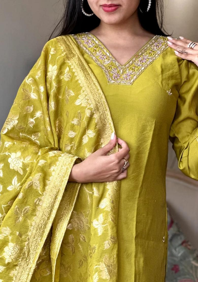 Pear Embroidered Chanderi Viscose Kurta set