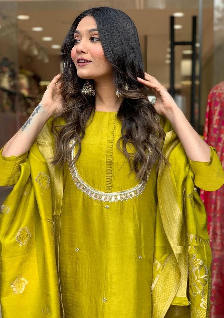 Pear Embroidered Chanderi Viscose Kurta set