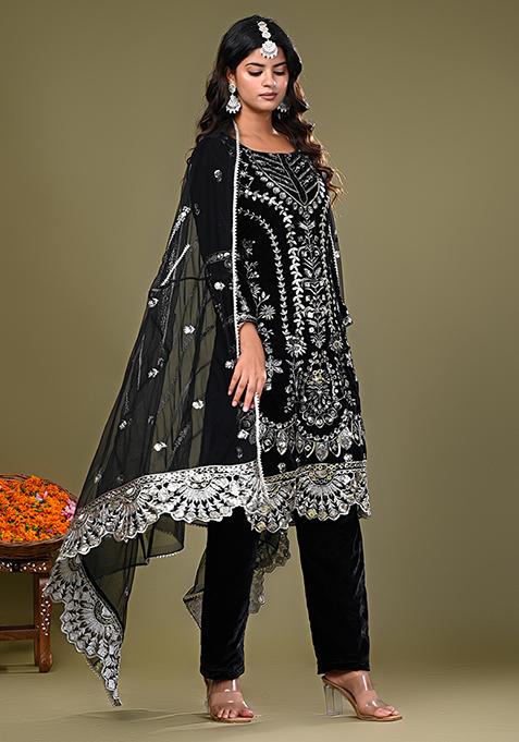 Women Black Embroidered Kurta Set